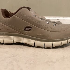 6.5 Sketchers Flex Fit Athletic Shoe